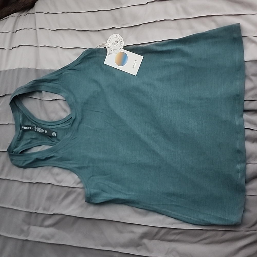 Vuori Lux Performance Tank - L